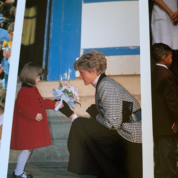 Diana Princess of Wales by Tim Graham HC - Picture 5 of 8